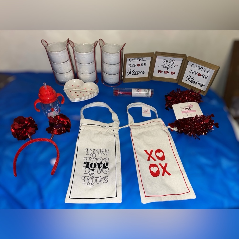 Valentine's Day Party Set with Love and XOXO Designs. All new 13 pc lot
